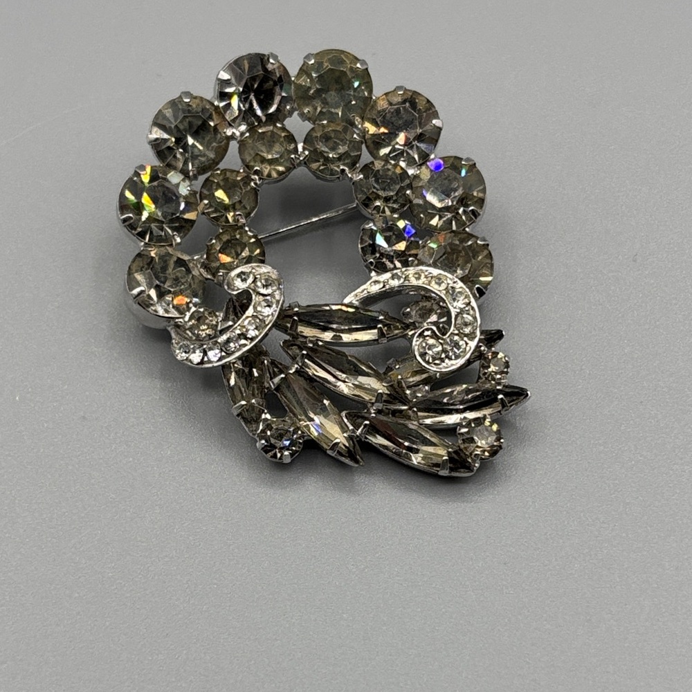 Black Diamond Vintage Rhinestone Brooch JP372